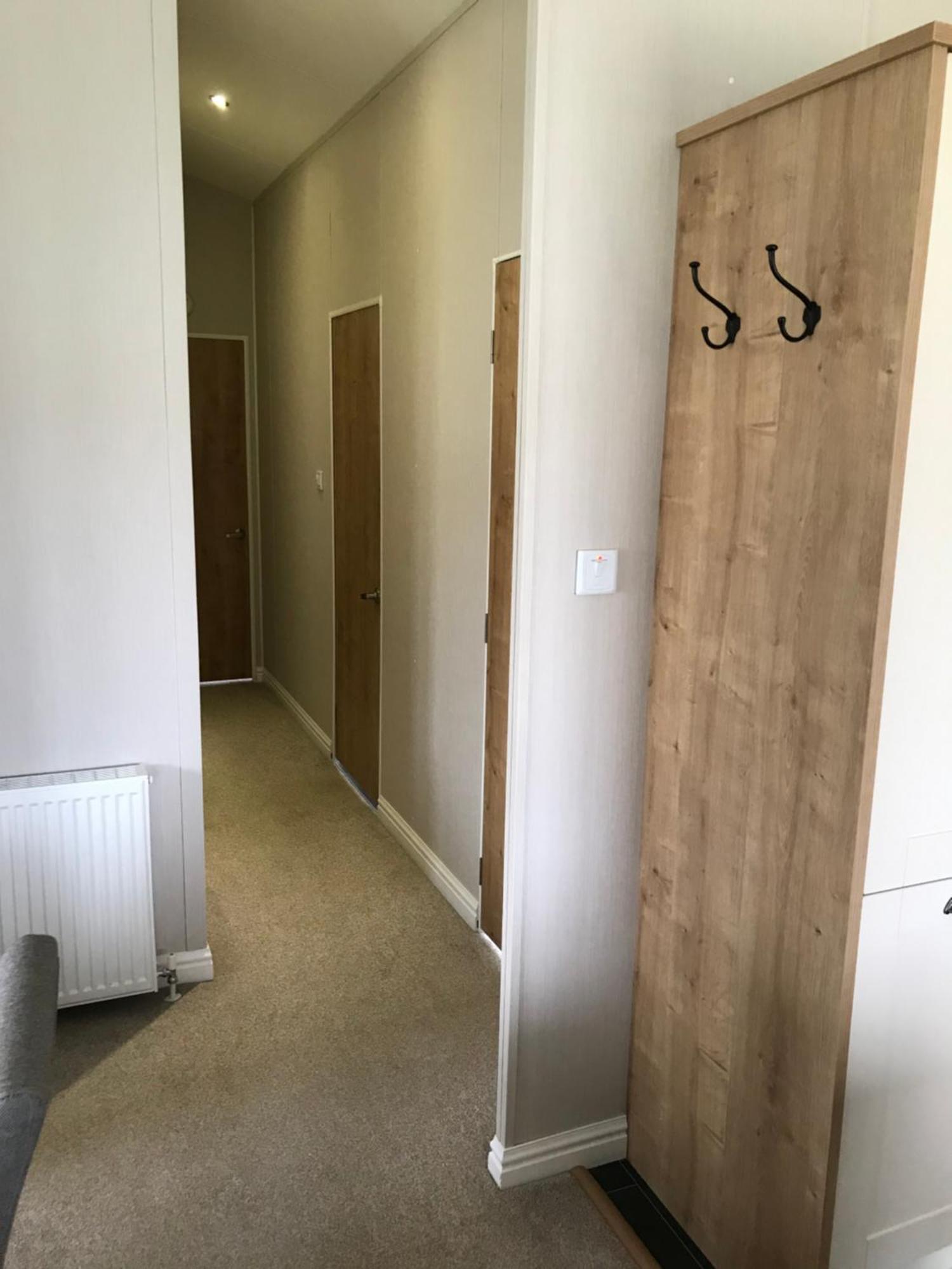 סקארבורו 8 Birth Lodge On Cayton Bay Holiday Park מראה חיצוני תמונה